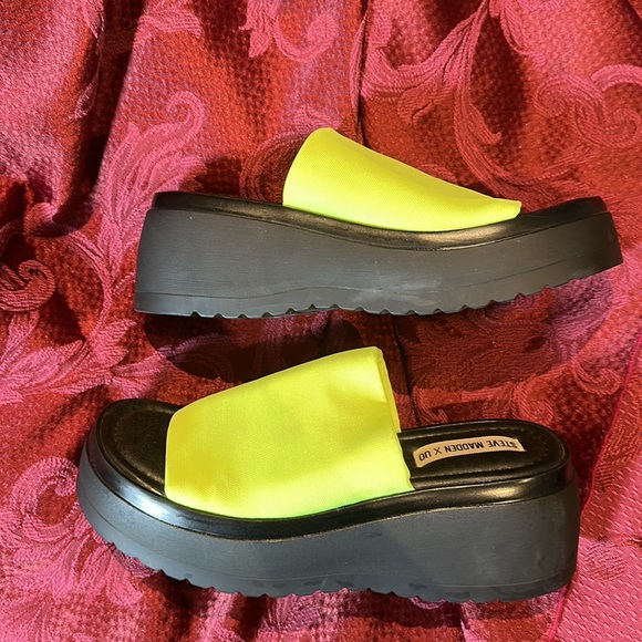 Green Steve Madden wedges-10M - Picture 3 of 6